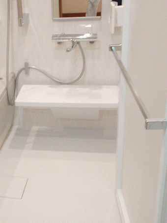 床ワイパー洗浄で床まわりのきれいが長持ち　目黒区O様邸